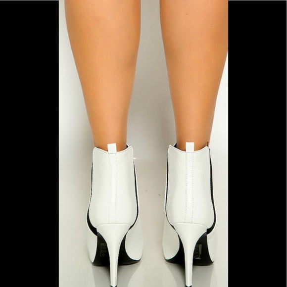 ANKLE BOOTS. - Picture 4 of 4